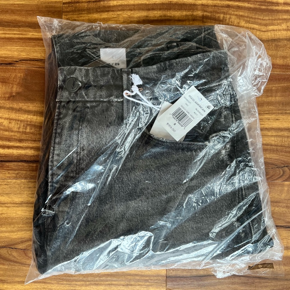 Good American NWT never opened bag. Good Girlfriend High. Size 8, 30” inseam.